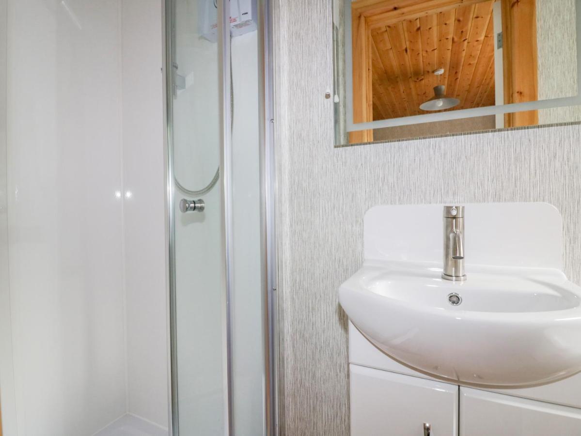 Lodge Two Truro Extérieur photo