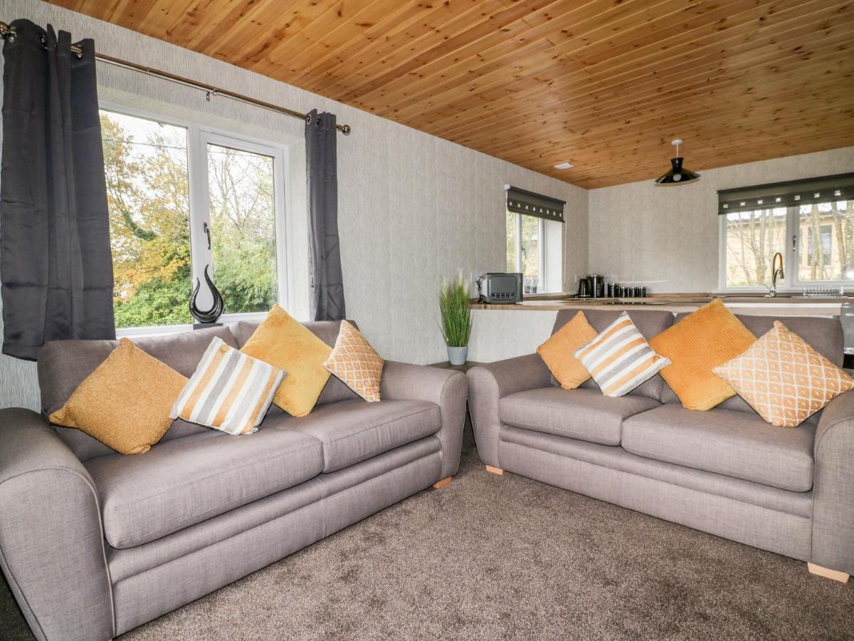 Lodge Two Truro Extérieur photo