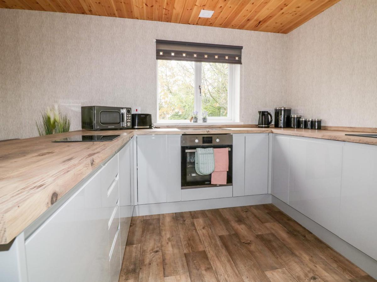 Lodge Two Truro Extérieur photo
